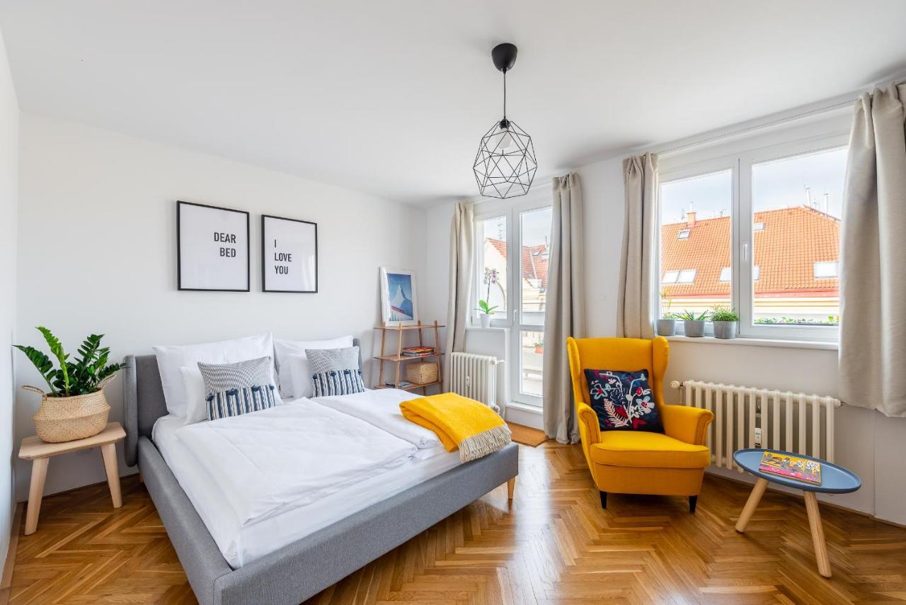 Bright Charming Apt With Terrace, Parking & Airco. Прага Экстерьер фото